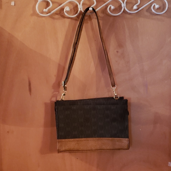 Bueno Handbags - Bueno cross body purse